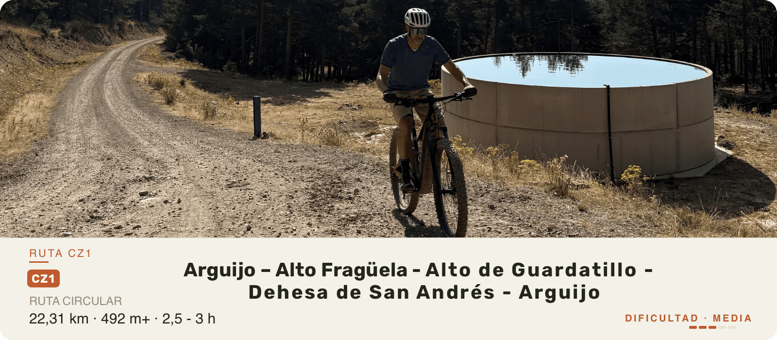 Ciclista de MTB junto al depósito contra incendios en la ruta MTB circular en Soria desde Arguijo